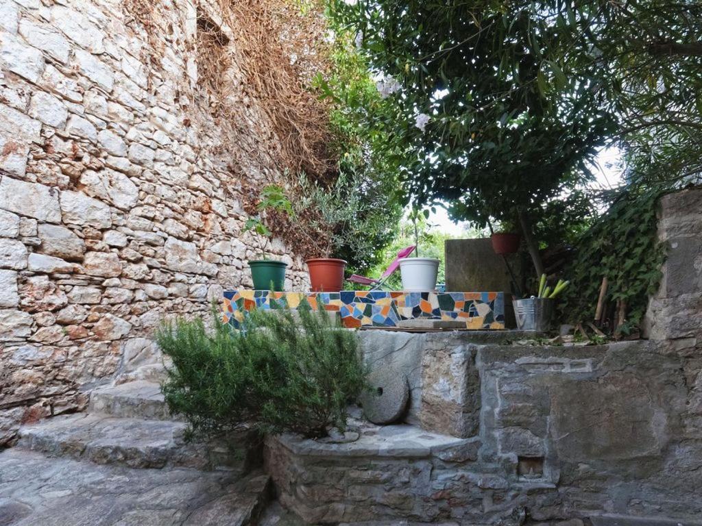 450 Year-Old House With A Garden Villa Stari Grad  Exteriör bild